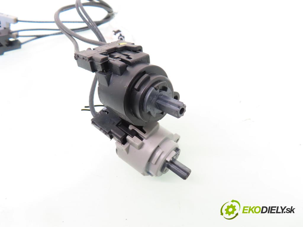 FORD FOCUS (DAW, DBW) HB 2001 55,00 1.4 16V 75 - FXDA 1388,00 Lanko panel kúrenia 2M5111503AA ; 2M5111504AA