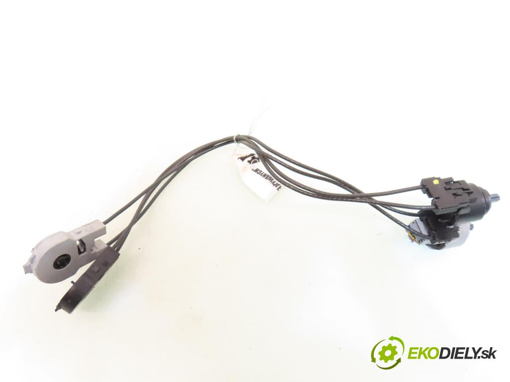 FORD FOCUS (DAW, DBW) HB 2001 55,00 1.4 16V 75 - FXDA 1388,00 Lanko panel kúrenia 2M5111503AA ; 2M5111504AA