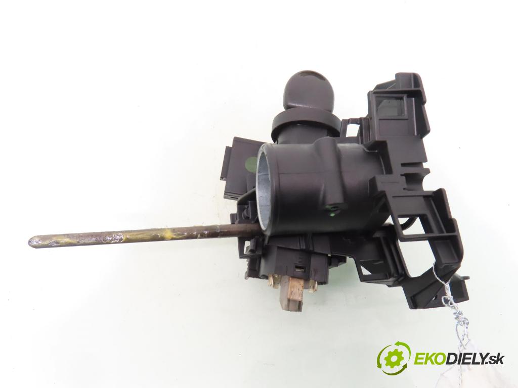 OPEL ZAFIRA A Nadwozie Wielkopojemne (MPV) (T98)  MINIVAN 2001 74,00 2.0 DTI 16V 101 - Y 20 DTH 1995,00 spínačka 90589313 ; 90589389 ; 24413106 (Spínací skříňka)