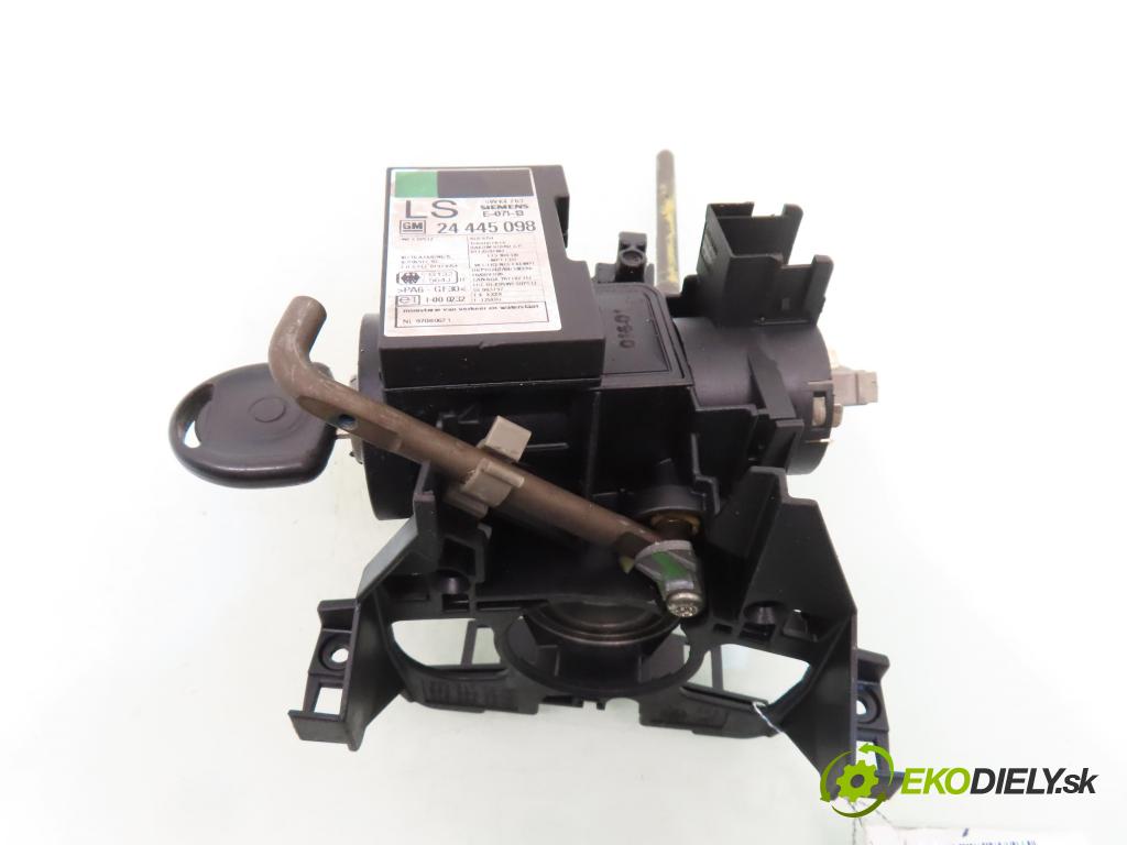 OPEL ZAFIRA A Nadwozie Wielkopojemne (MPV) (T98)  MINIVAN 2001 74,00 2.0 DTI 16V 101 - Y 20 DTH 1995,00 spínačka 90589313 ; 90589389 ; 24413106 (Spínací skříňka)
