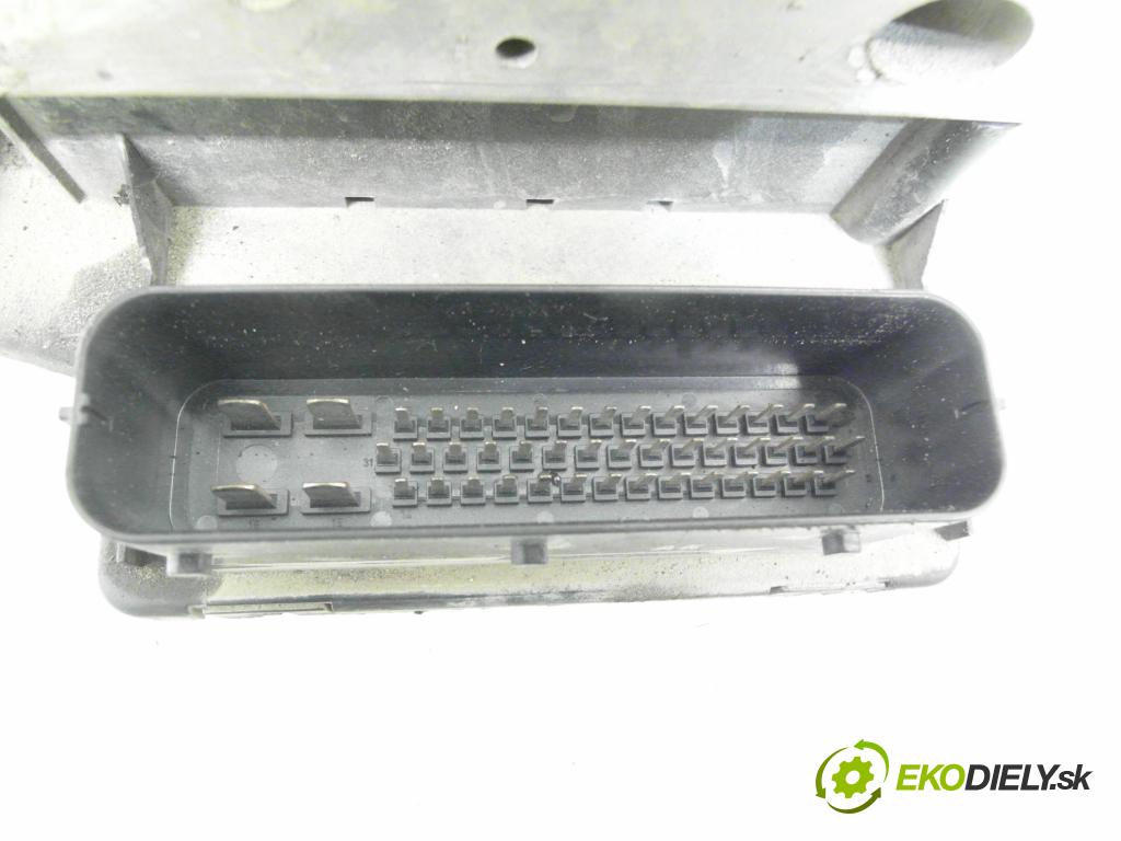 VW BORA Variant (1J6) KOMBI 2000 85,00 1.9 TDI - AJM 1896,00 Pumpa ABS 1C0907379 ; 10094703073 ; 6X0614517 (Pumpa ABS)