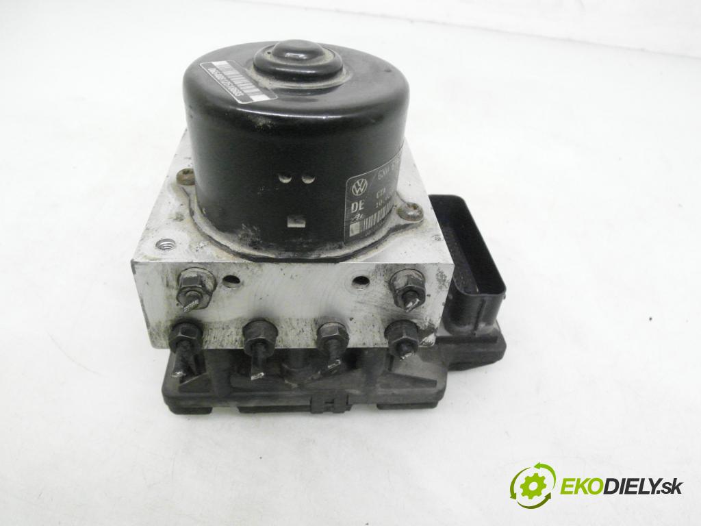 VW BORA Variant (1J6) KOMBI 2000 85,00 1.9 TDI - AJM 1896,00 Pumpa ABS 1C0907379 ; 10094703073 ; 6X0614517 (Pumpa ABS)