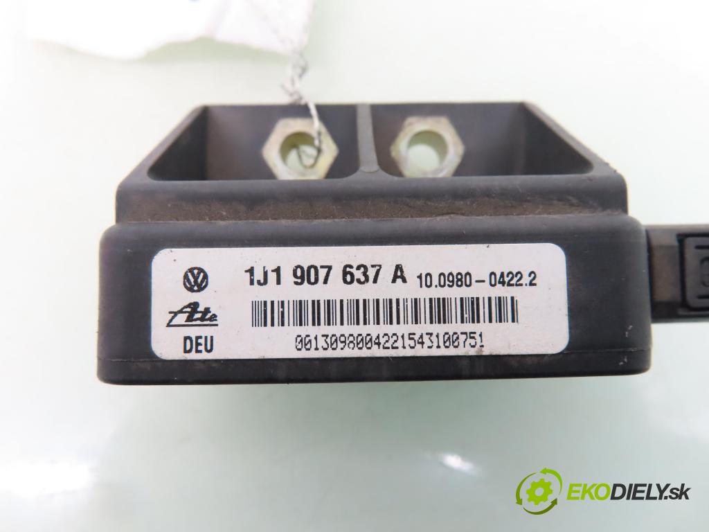 VW BORA Variant (1J6) KOMBI 2000 85,00 1.9 TDI - AJM 1896,00 Snímač ESP 1J0907657A ; 10098000311