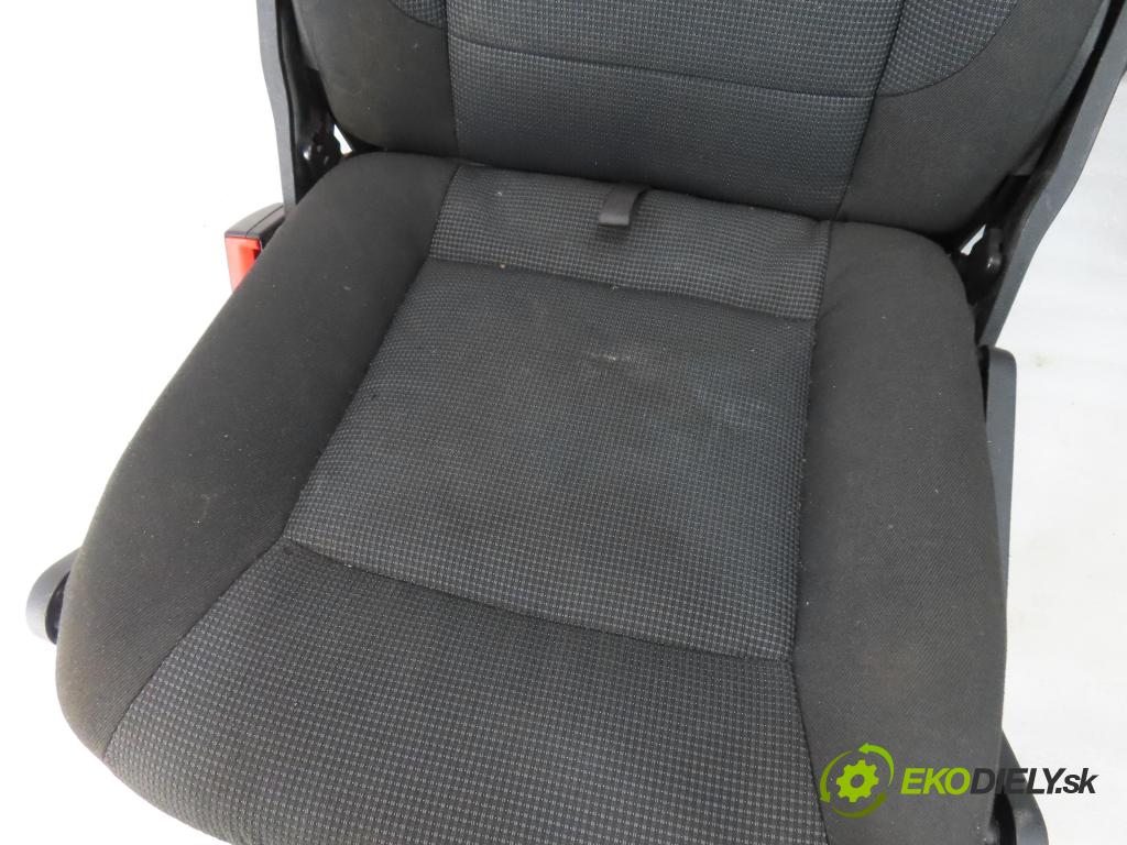 FORD S-MAX (WA6) MINIVAN 2006 107,00 2 - AOWA 1999,00 preloženie