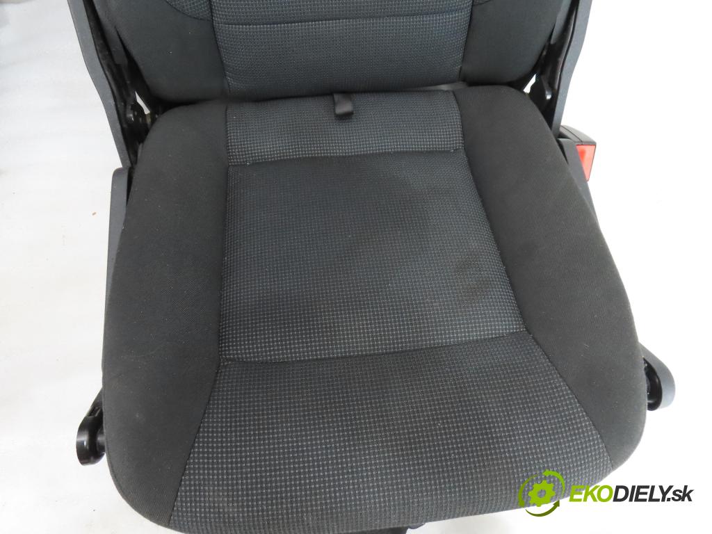 FORD S-MAX (WA6) MINIVAN 2006 107,00 2 - AOWA 1999,00 preloženie