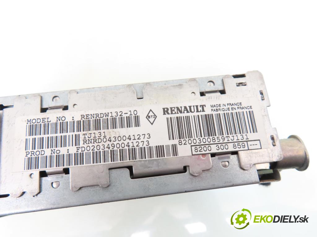 RENAULT SCENIC II (JM0/1_) MINIVAN 2005 88,00 1.9 DCI - F9Q 812 1870,00 RADIO CD 8200300859