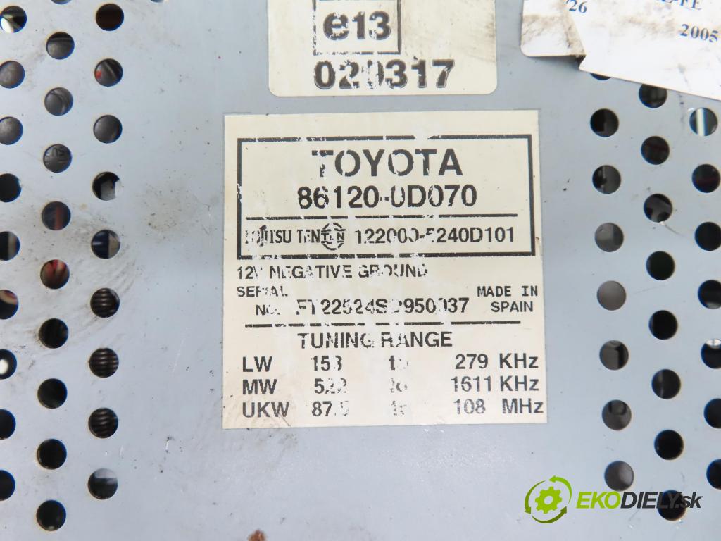 TOYOTA YARIS (_P1_) HB 2005 64,00 1.3 (SCP12_) - 2SZ-FE 1298,00 RADIO modul 861200D070