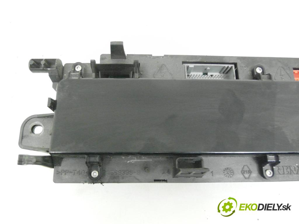 RENAULT SCENIC II (JM0/1_) MINIVAN 2005 88,00 1.9 DCI - F9Q 812 1870,00 Prístrojovka elektrický P8200365607D ; 216693999 ; 216771074