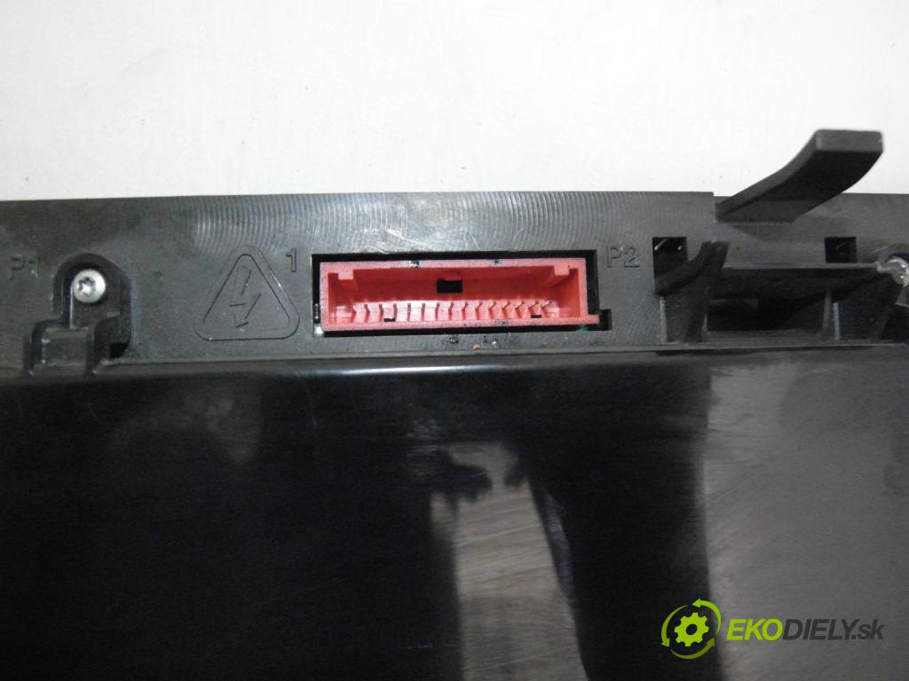 RENAULT SCENIC II (JM0/1_) MINIVAN 2005 88,00 1.9 DCI - F9Q 812 1870,00 Prístrojovka elektrický P8200365607D ; 216693999 ; 216771074
