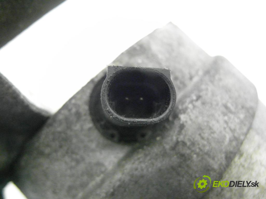 RENAULT LAGUNA II (BG0/1_) HB 2001 88,00 1.9 dCi (BG08, BG0G) - F9Q 750 1870,00 KOMPRESOR: klimatizácie 1135320 ; 8200021822 ; SAEJ639 (Kompresor klimatizácie)