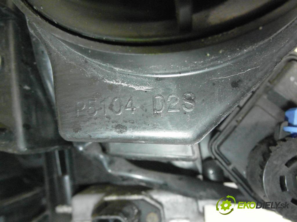 MAZDA 5 (CR19) MINIVAN 2006 105,00 2.0 CD - RF7J 1998,00 světlo LP W3T15671