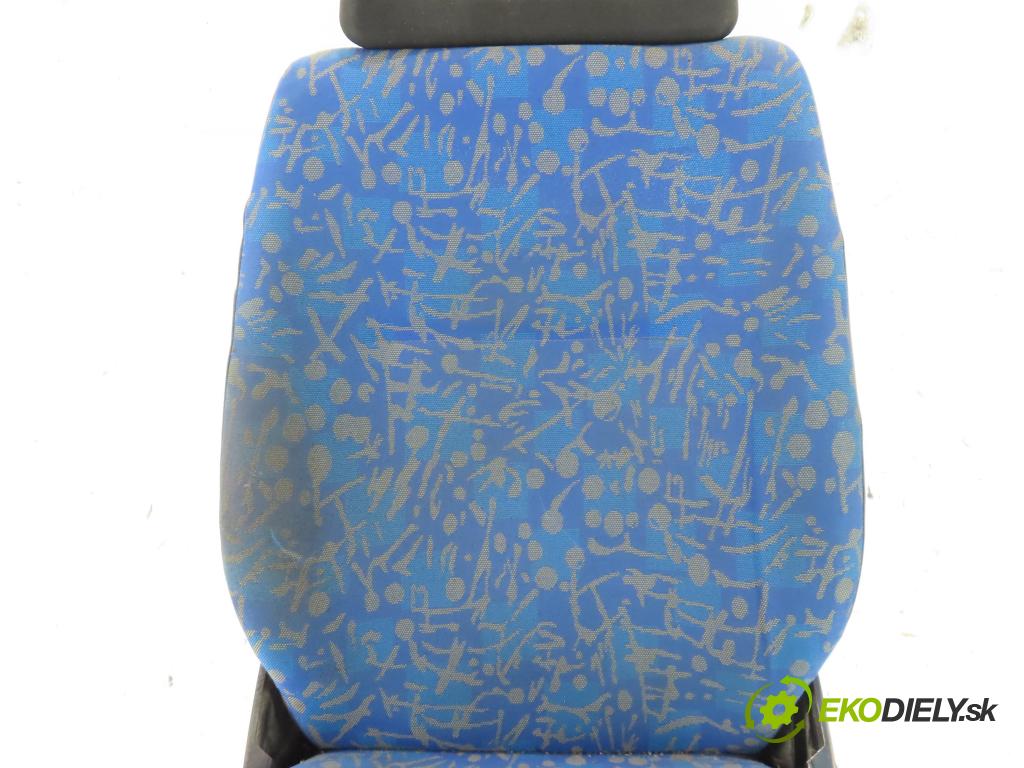 IVECO DAILY III skrzynia FURGON 2002 92,00 35 S 13 V,35 C 13 V - 8140.43S 2798,00 sedadlo ŘIDIČE / LP