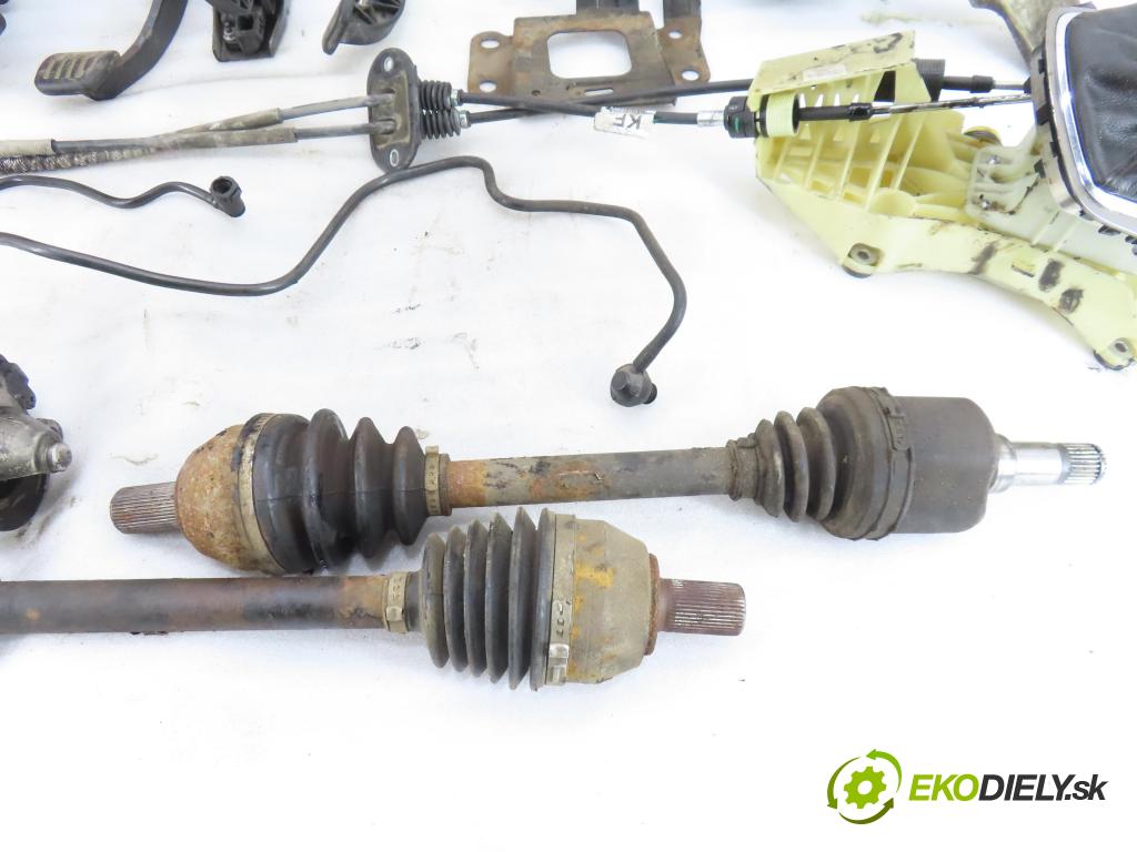 FORD MONDEO IV (BA7) LIFTBACK 2008 92,00 1.8 TDCi - QYBA 1753,00 přeložení 7G9R7002ZF ; 6M2R7F096FB