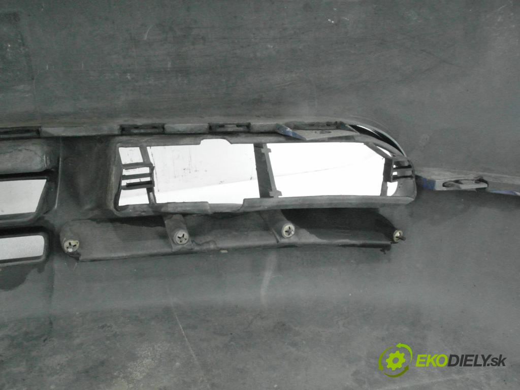 AUDI A3 (8L1) HB 1996 66,00 1.9 TDI - AGR 1896,00 Nárazník predný