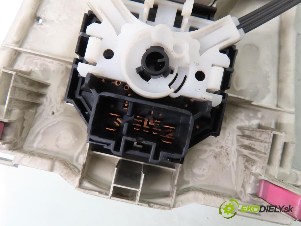 TOYOTA YARIS (_P9_) HB 2006 51,00 1.0 VVT-i (KSP90_) - 1KR-FE 998,00 Panel kúrenia KLIMATIZACE: 554060D190 ; 758818