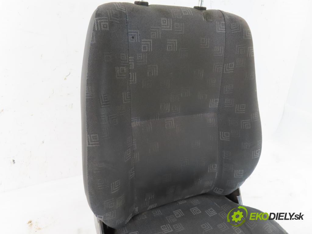 MERCEDES-BENZ SPRINTER 2-t Platforma / podwozie (901, 902) KABINA/PLATFORMA 2004 60,00 208 CDI - OM 611.987 2148,00 Sedadlo šoféri