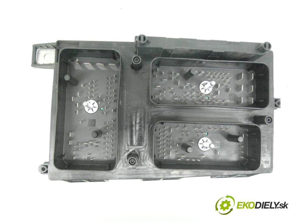 OPEL ASTRA H (A04) HB 2005 77,00 1.6 - Z 16 XEP 1598,00 Skrinka POJISTKY: 5DK00866807 ; 13191126FC