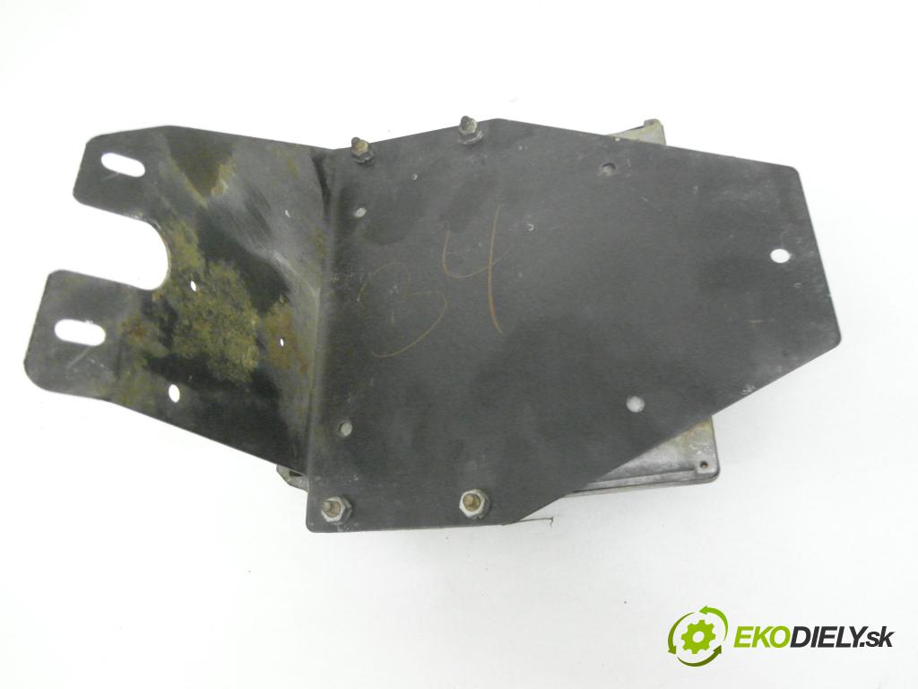 MERCEDES-BENZ SPRINTER 3-t Platforma / Podwozie (903) KABINA/PLATFORMA 1998 90,00 312 D 2.9 - OM 602.980 2874,00 Riadiaca jednotka Motor A0225453432 ; 0281001644