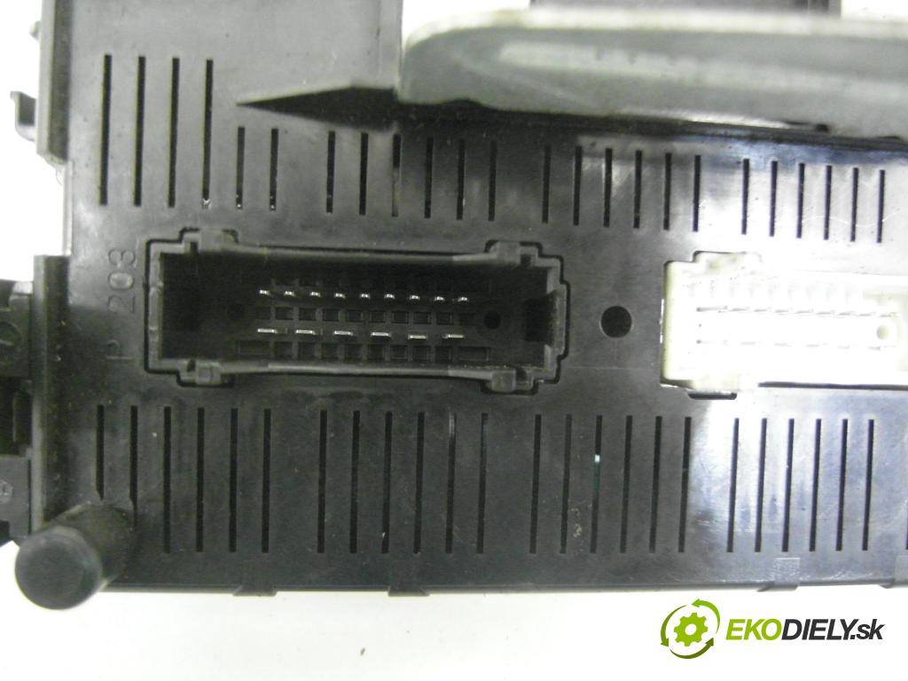 RENAULT CLIO II (BB_, CB_) HB 2003 48,00 1.5 dCi (B/CB07) - K9K 704 1461,00 MODUL BSI P8200234045 ; 216702946B1