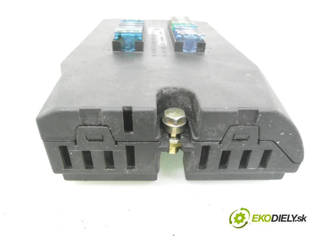 MERCEDES-BENZ SPRINTER 3-t Platforma / Podwozie (903) KABINA/PLATFORMA 1998 90,00 312 D 2.9 - OM 602.980 2874,00 Skrinka POJISTKY: 0005400950 ; 08501003