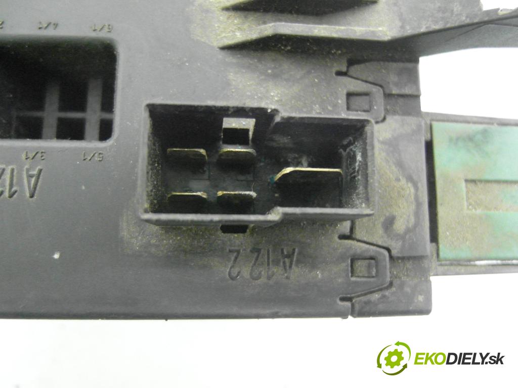 MERCEDES-BENZ SPRINTER 3-t Platforma / Podwozie (903) KABINA/PLATFORMA 1998 90,00 312 D 2.9 - OM 602.980 2874,00 Skrinka POJISTKY: 0005400950 ; 08501003