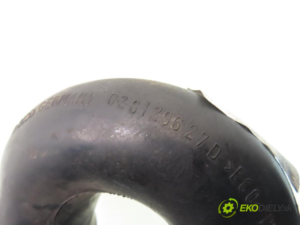 AUDI 80 (8C, B4) SEDAN 1994 66,00 1.9 TDI - 1Z 1896,00 Rúra intercoolera turba 028129627D