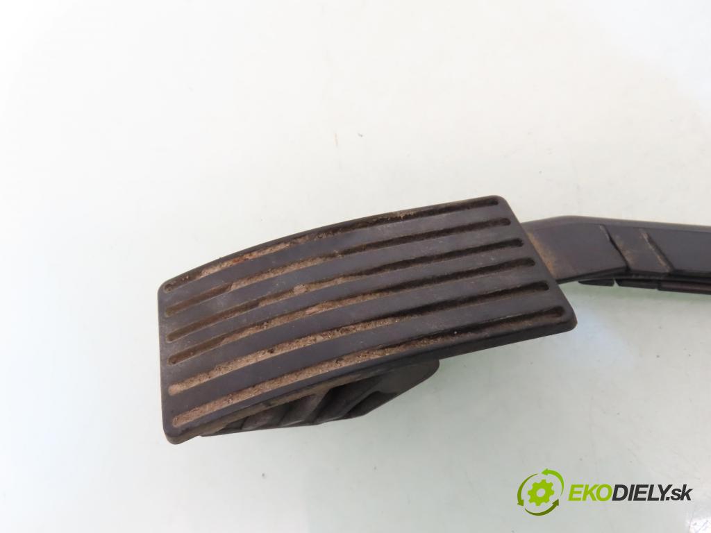 PEUGEOT 407 SW (6E_) KOMBI 2007 80,00 1.6 HDi 110 - 9HZ (DV6TED4) 1560,00 Potenciometer plynu 9650341780 ; 0280755012 (Potenciometer plynového pedálu)