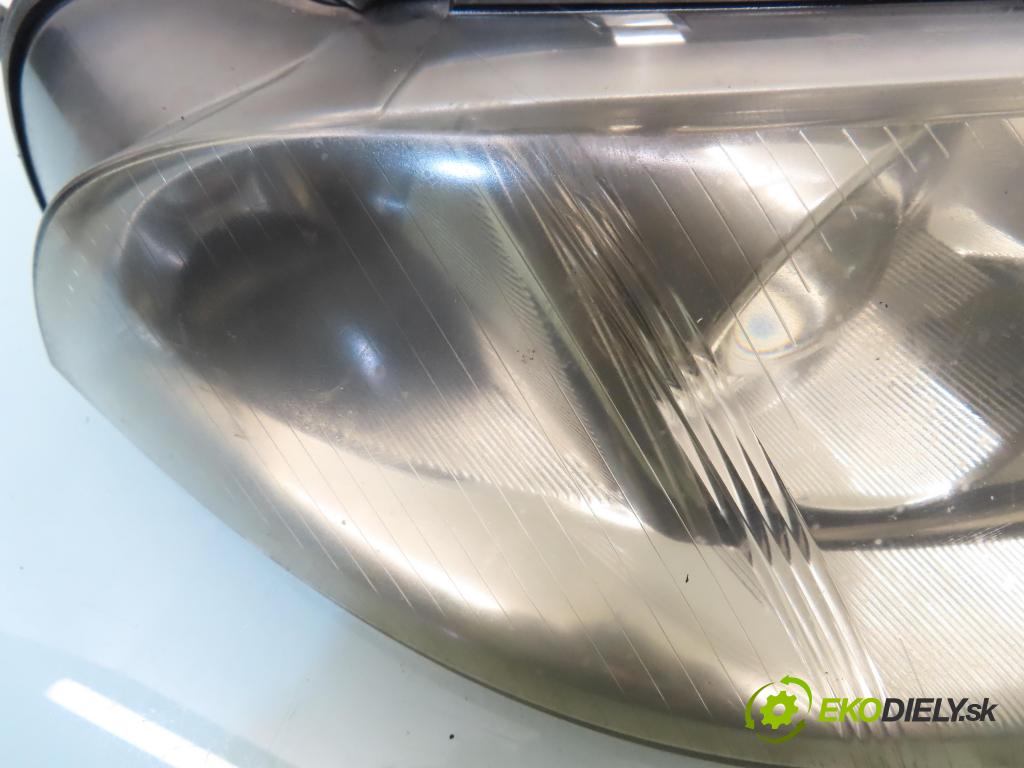 VW PASSAT B5.5 Variant (3B6) KOMBI 2001 96,00 1.9 TDI PD 130 - AVF 1896,00 Svetlo PP 3B0941016AK ; 1EL00835002