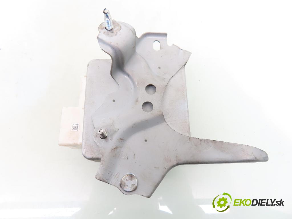 TOYOTA YARIS (_P9_) HB 2006 51,00 1.0 VVT-i (KSP90_) - 1KR-FE 998,00 Riadiaca jednotka servočerpadlo 896500D110 ; 6900001067 ; 2250000540 (Riadiaca jednotka)