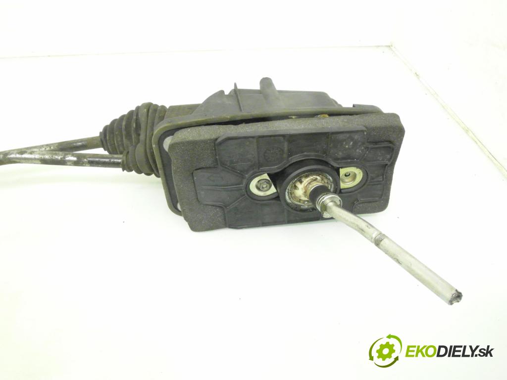 AUDI A6 (4F2, C6) SEDAN 2005 125,00 2.0 TFSI - BPJ 1984,00 ZVEDÁK: 4F0711406 ; 8E0711025