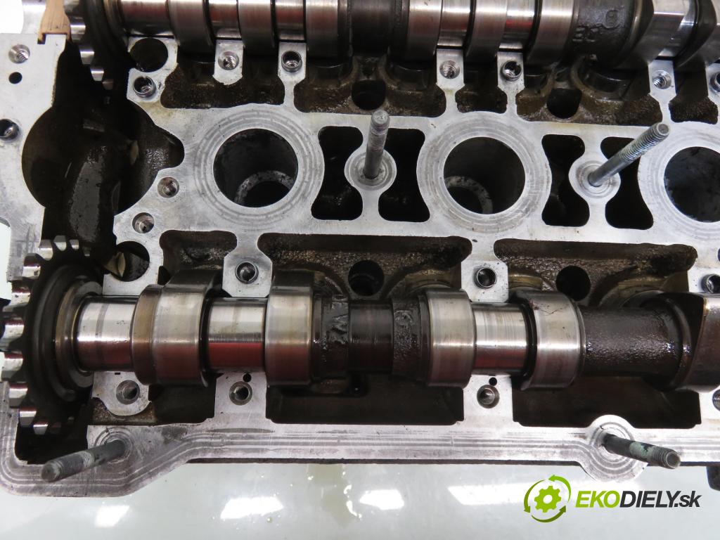 AUDI A3 (8L1) HB 1998 92,00 1.8 - AGN 1781,00 hlava 058103373D