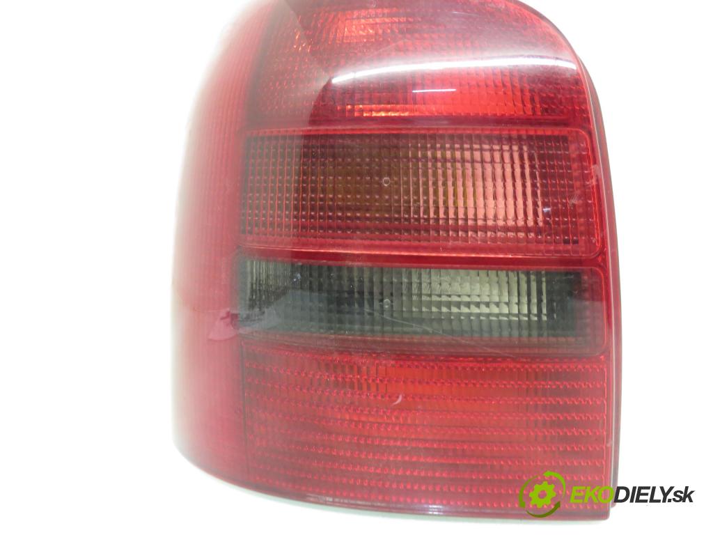 AUDI A4 Avant (8D5, B5) KOMBI 1998 66,00 1.9 TDI - AHU 1896,00 Svetlo ľavé zadné 8D9945257