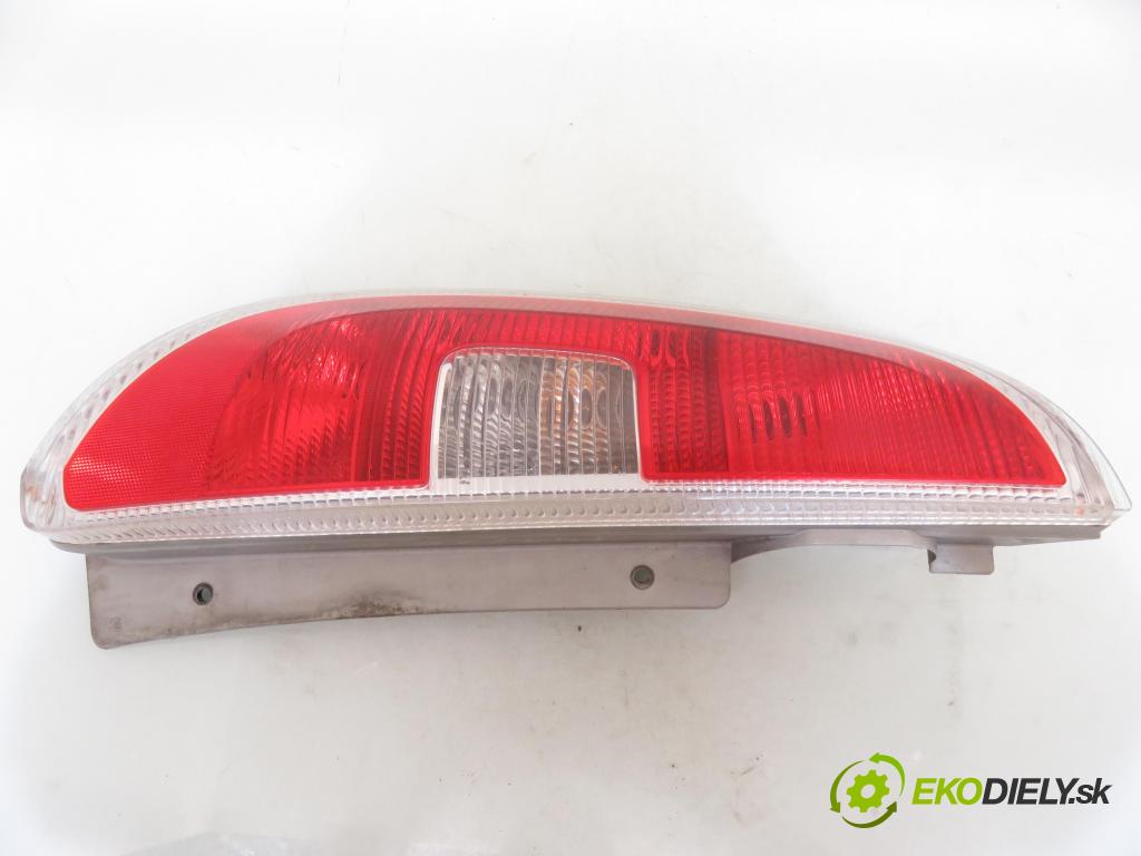 SKODA ROOMSTER (5J) KOMBIVAN 2007 59,00 1.4 TDI - BMS 1422,00 Svetlo ľavé zadné 5J7945111