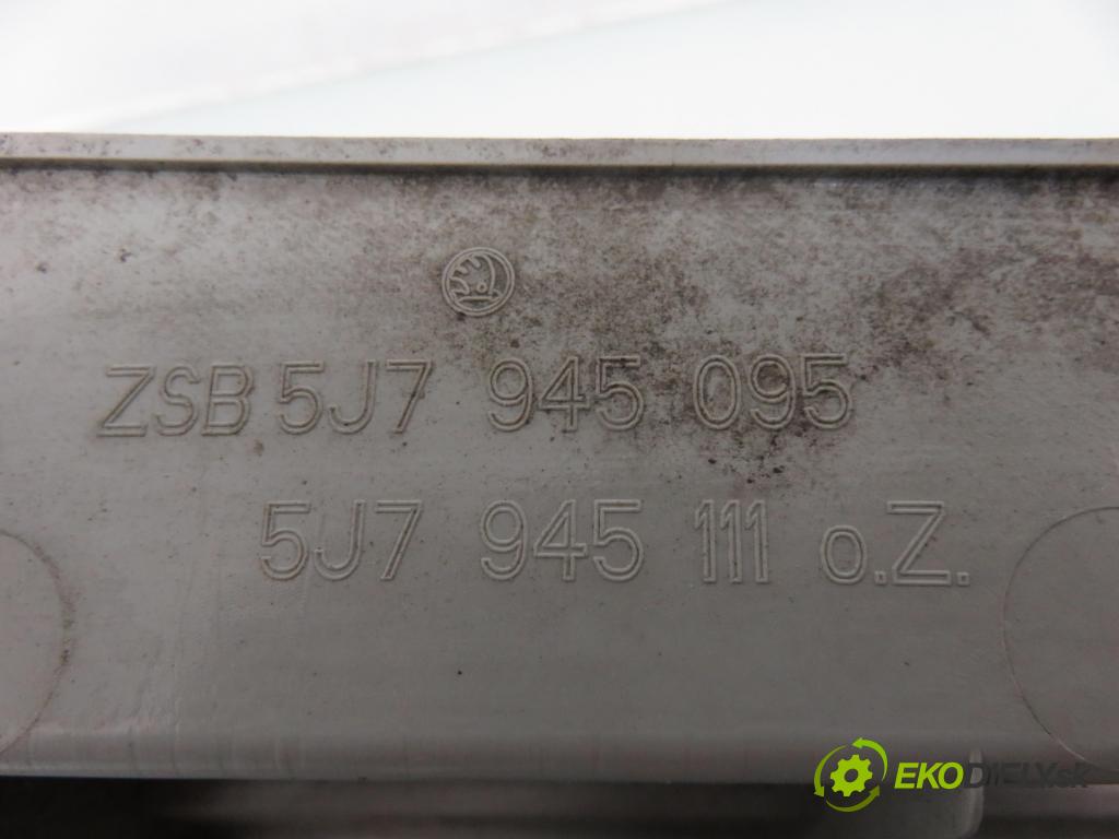 SKODA ROOMSTER (5J) KOMBIVAN 2007 59,00 1.4 TDI - BMS 1422,00 Svetlo ľavé zadné 5J7945111