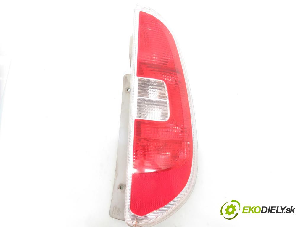 SKODA ROOMSTER (5J) KOMBIVAN 2007 59,00 1.4 TDI - BMS 1422,00 Svetlo pravé zadné 5J7945112