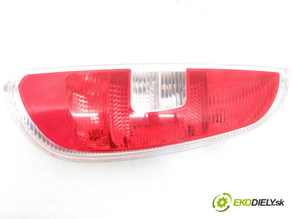 SKODA ROOMSTER (5J) KOMBIVAN 2007 59,00 1.4 TDI - BMS 1422,00 Svetlo pravé zadné 5J7945112
