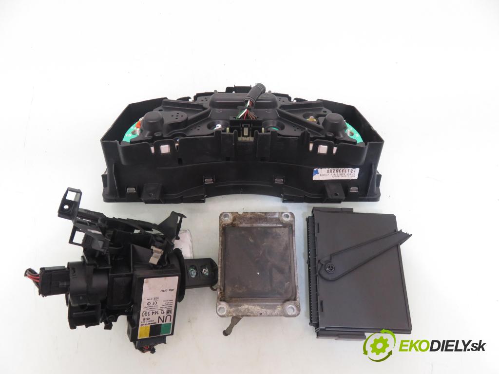 OPEL MERIVA A nadwozie wielkoprzestrzenne (MPV) (X03) MINIVAN 2006 66,00 1.4 16V Twinport - Z 14 XEP 1364,00 spinačka / imobilizéra IMMO / Riadiaca jednotka 0261208255 ; 330518684 ; 90589313
