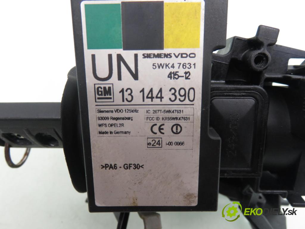 OPEL MERIVA A nadwozie wielkoprzestrzenne (MPV) (X03) MINIVAN 2006 66,00 1.4 16V Twinport - Z 14 XEP 1364,00 spinačka / imobilizéra IMMO / Riadiaca jednotka 0261208255 ; 330518684 ; 90589313