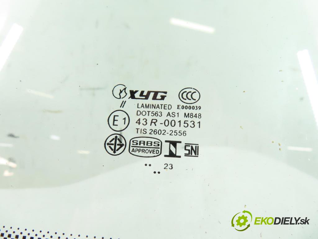 VOLVO V50 (MW) KOMBI 2005 100,00 2.0 D 136 - D 4204 T (PSA) 1997,00 Okno čelná