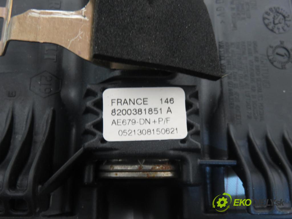 RENAULT MEGANE II (BM0/1_, CM0/1_) HB 2003 72,00 1.4 16V (BM0B, CM0B) - K4J 730 1390,00 Volant 8200106306G ; 8200282593B (Volant)