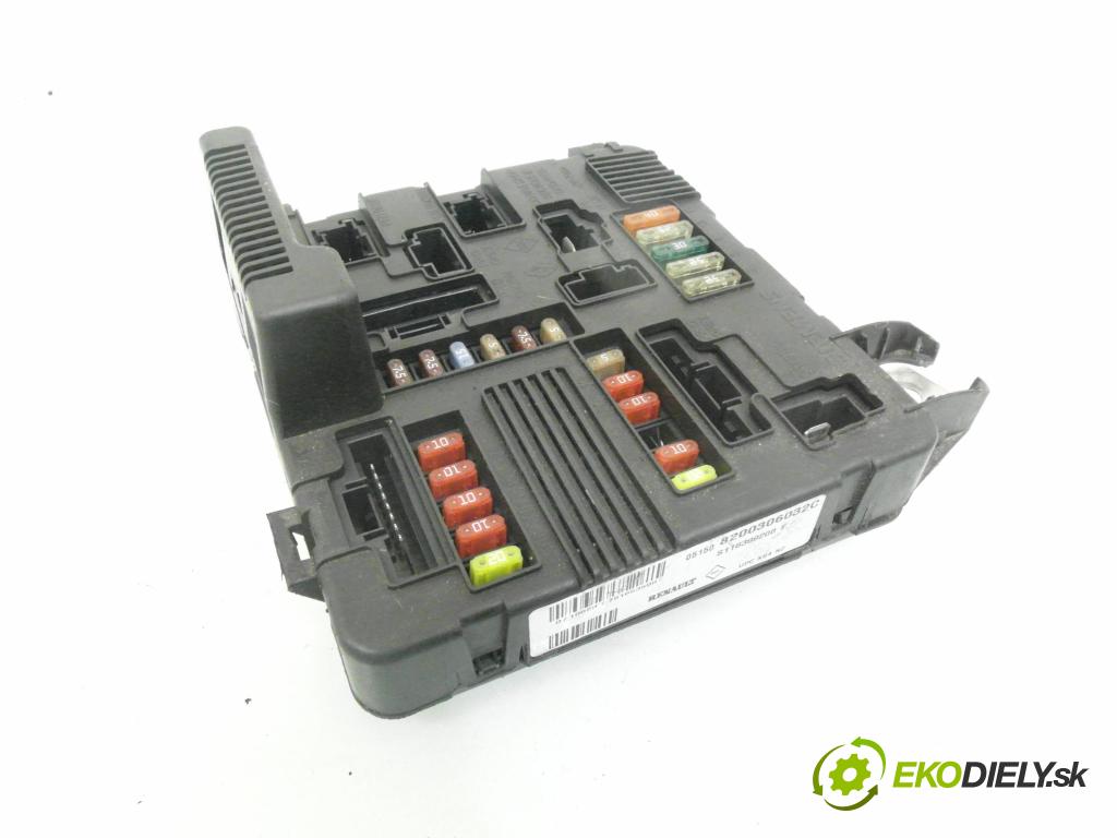 RENAULT SCENIC II (JM0/1_) MINIVAN 2005 74,00 1.5 dCi 101 - K9K 728 1461,00 MODUL BSI 8200306032C ; S118399200F