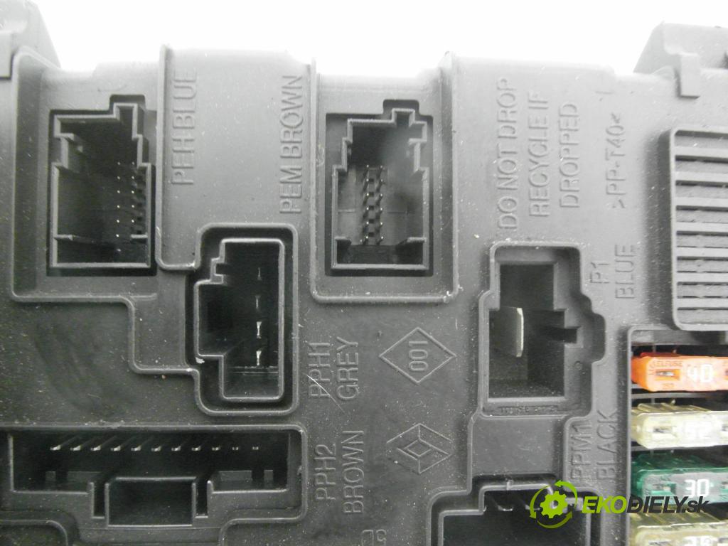 RENAULT SCENIC II (JM0/1_) MINIVAN 2005 74,00 1.5 dCi 101 - K9K 728 1461,00 MODUL BSI 8200306032C ; S118399200F