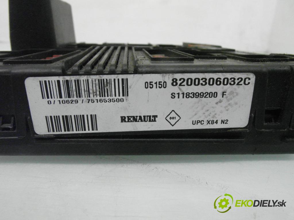 RENAULT SCENIC II (JM0/1_) MINIVAN 2005 74,00 1.5 dCi 101 - K9K 728 1461,00 MODUL BSI 8200306032C ; S118399200F