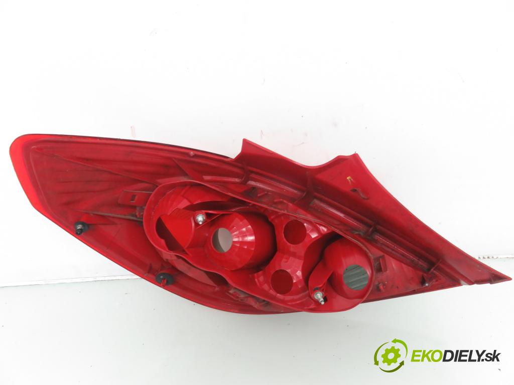 OPEL CORSA D (S07) HB 2006 59,00 1.2 - Z 12 XEP 1229,00 Svetlo pravé zadné 13186351 ; 89038961A