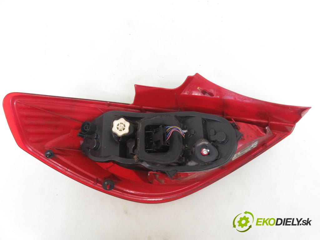 OPEL CORSA D (S07) HB 2006 59,00 1.2 - Z 12 XEP 1229,00 Svetlo pravé zadné 13186351 ; 89038961A