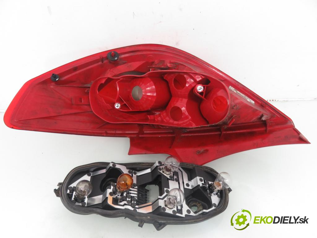 OPEL CORSA D (S07) HB 2006 59,00 1.2 - Z 12 XEP 1229,00 Svetlo ľavé zadné 13186350 ; 89038960A