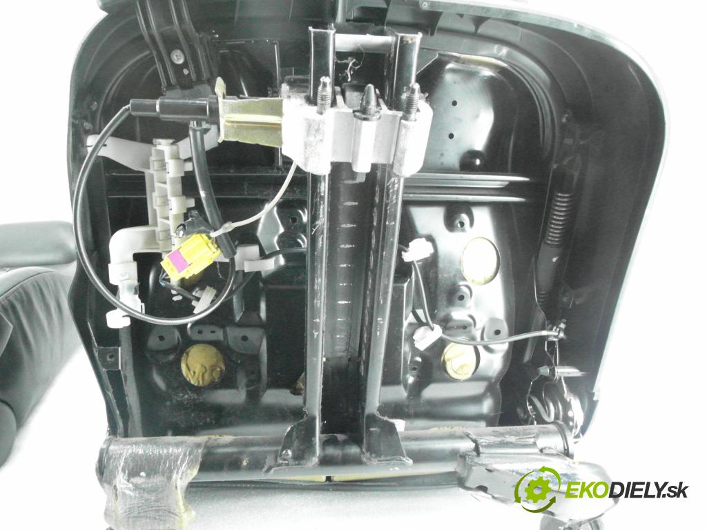 SEAT LEON (1M1) HB 2004 110,00 1.9 TDI PD 150 - ARL 1896,00 Sedadlá, sedačky 1J4881105GK ; 067635004