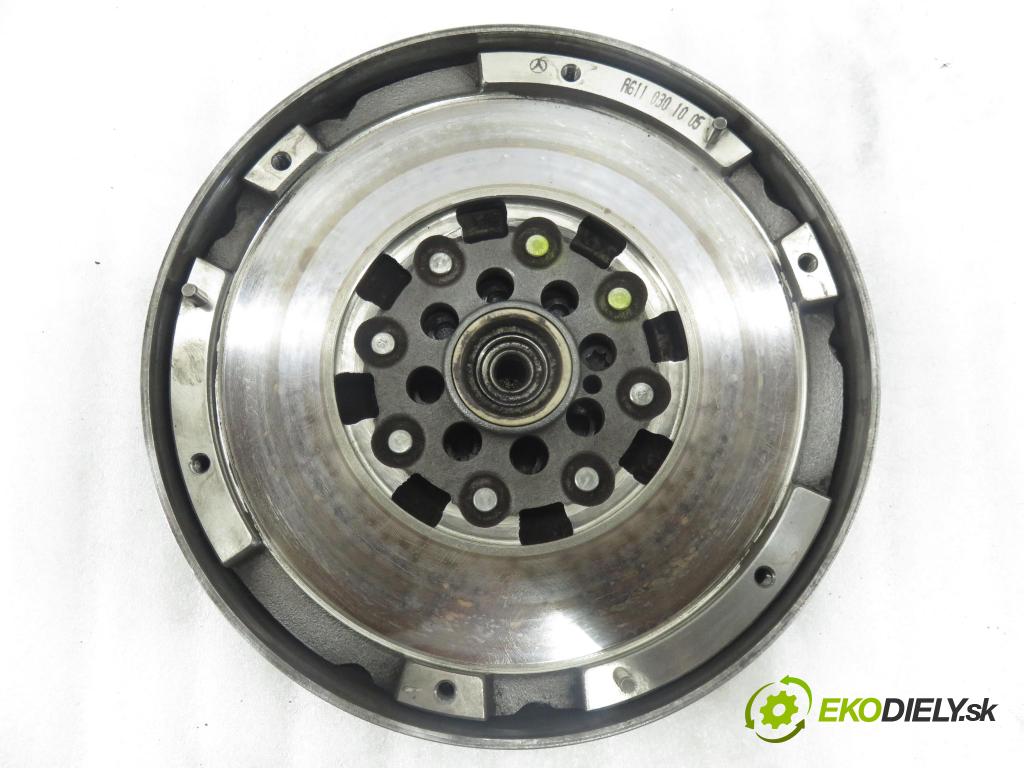 MERCEDES-BENZ VITO Skrzynia (638) FURGON 2001 90,00 112 CDI 2.2 (638.094) - OM 611.980 2151,00 Koleso dvojvrstvové A6110301005 ; A0002520705 ; 4122E400