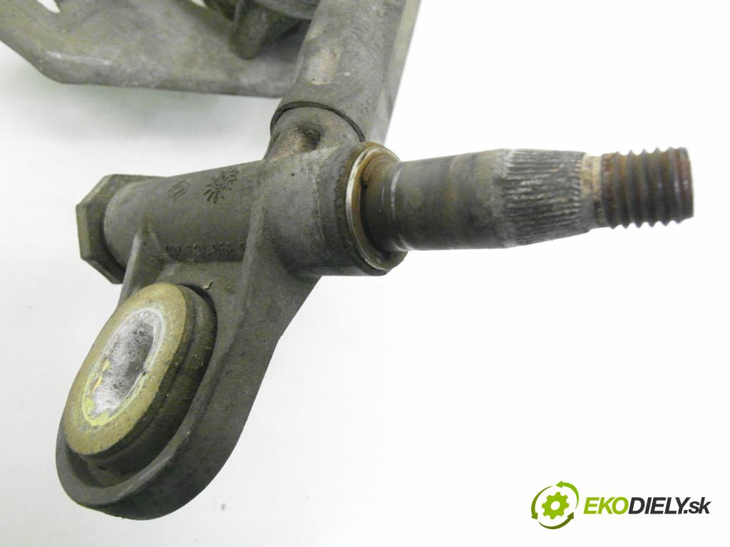RENAULT MEGANE Scenic (JA0/1_) MINIVAN 1998 72,00 1.9 dTi (JA0N) - F9Q 734 1870,00 MECHANISMUS/ motorek stěračů 0390241352 ; 3397020308 ; 7700843523