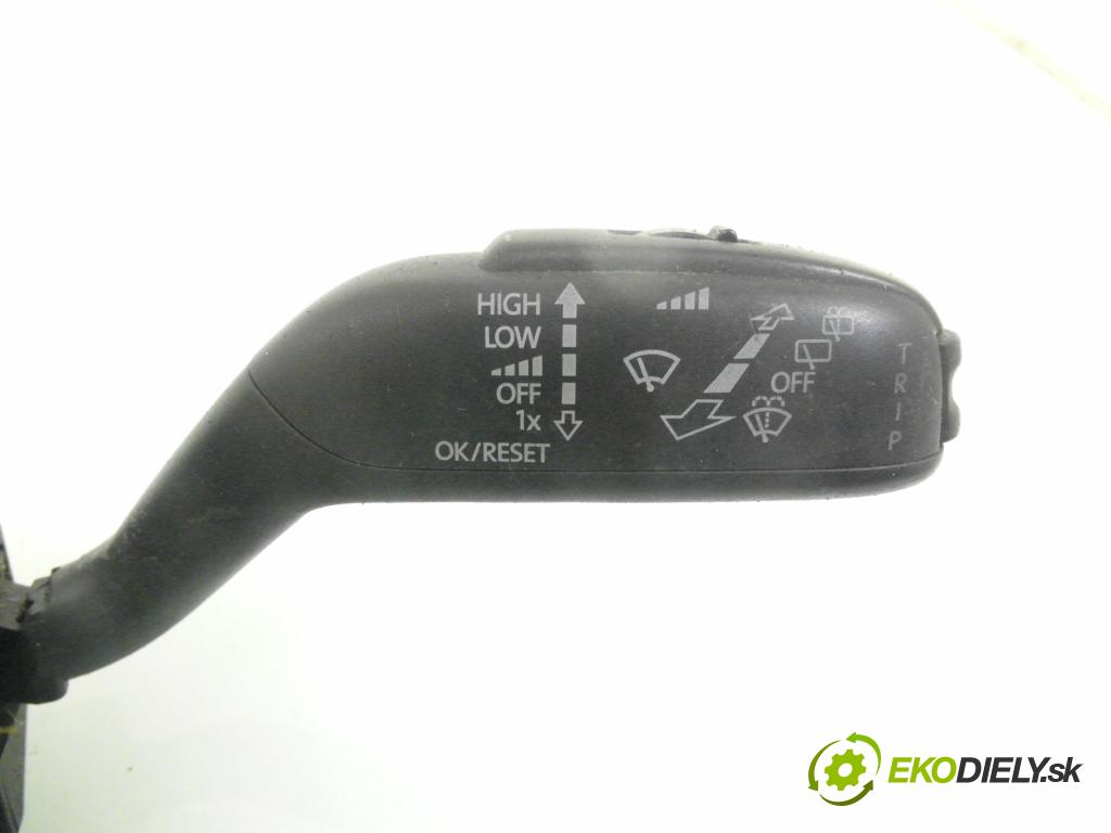 SKODA FABIA II Combi (545) KOMBI 2010 59,00 1.4 TDI - BNV 1422,00 páčka/prepínač 7H0953503GC ; 204902ATW